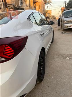 هیوندای ئەلەنترا